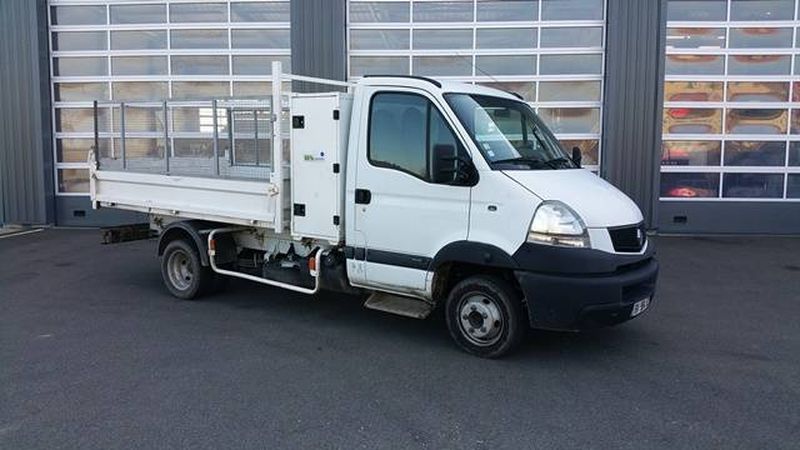 véhicule occasion RENAULT MASCOTT 3.5 T BENNE AVEC COFFRE