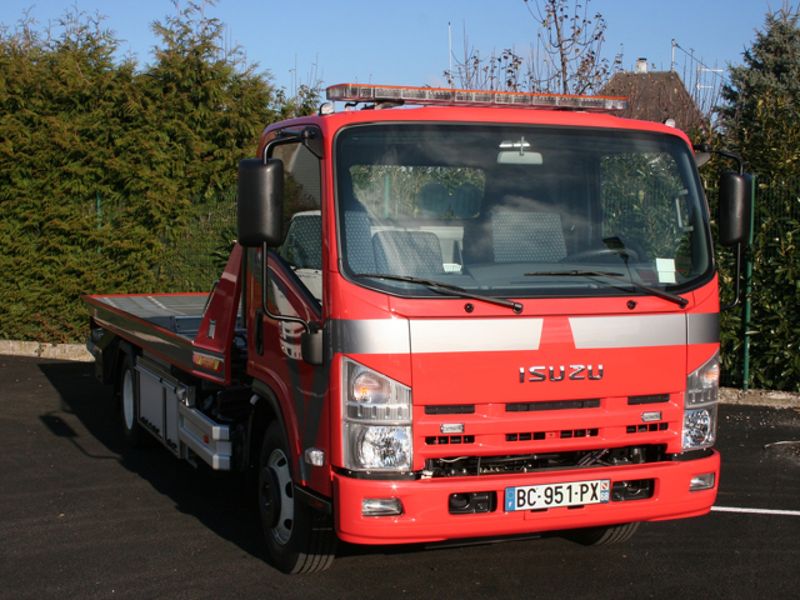 véhicule isuzu de dépannage