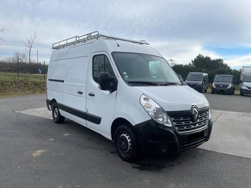 Renault Master 2.3 L 130 cv L2H2 avec galerie et habillage bois (2018)